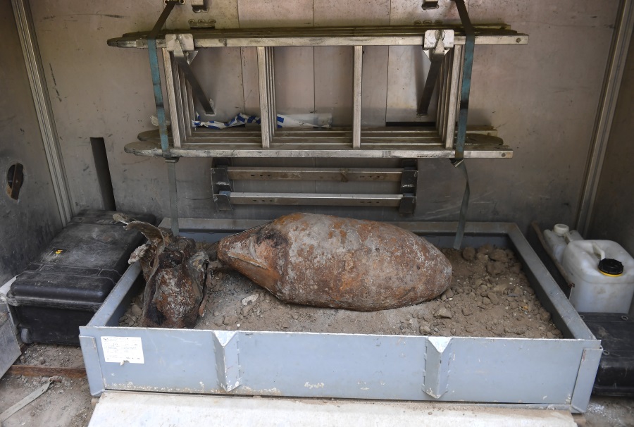 WW2 Bomb Removed From Budapest City Park Area