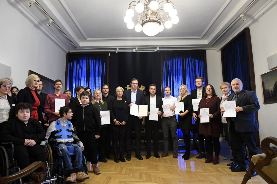 Budapest Mayor Signs Letter Of Intent On Helping Disabled People