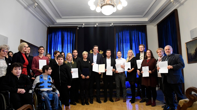 Budapest Mayor Signs Letter Of Intent On Helping Disabled People