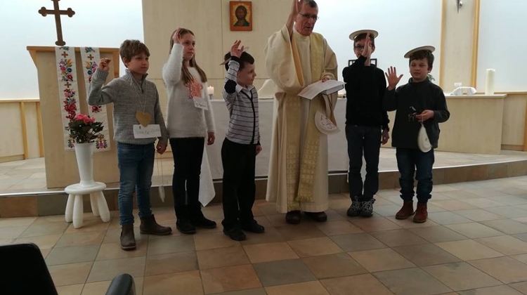 Holy Communion Service