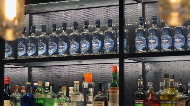 First Hungarian Gin Manufacture Debuts 'Opera Gin'