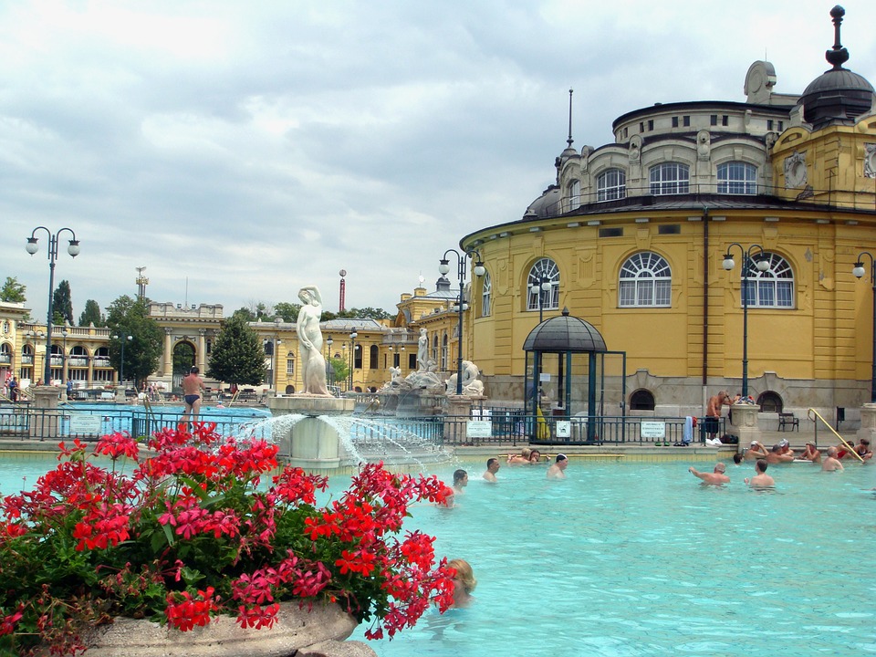 Budapest Spas Won’t Close After Summer, Will Raise Fees Instead