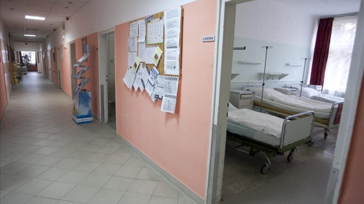 Coronavirus: Hungarian Hospitals Told To Free Up 60% Of Beds