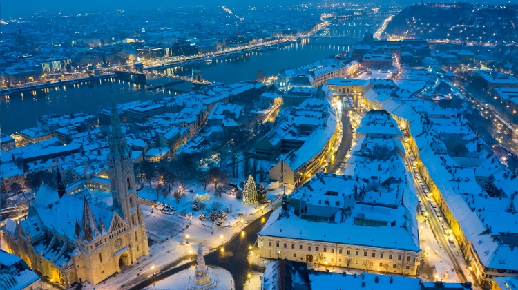 Snow Diverts Budapest Flights