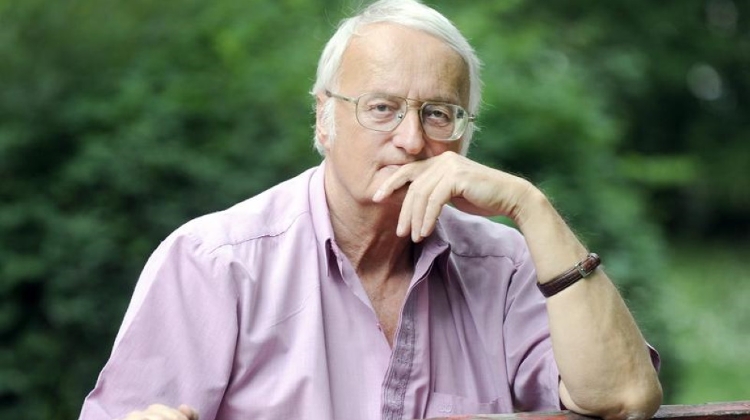 Hungarian Writer Sets Prolific World Record