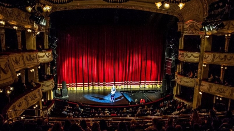 Budapest Theatre To Be Disinfected Because Of Coronavirus