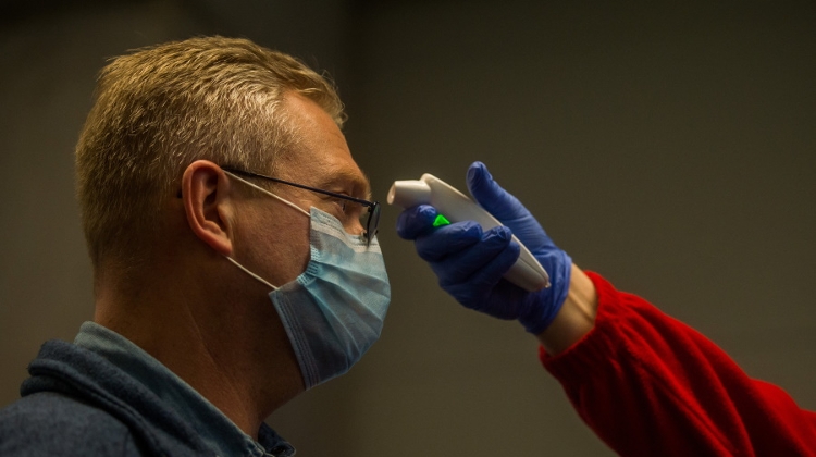 Nearly 900 Passengers Screened For Coronavirus At Budapest Airport