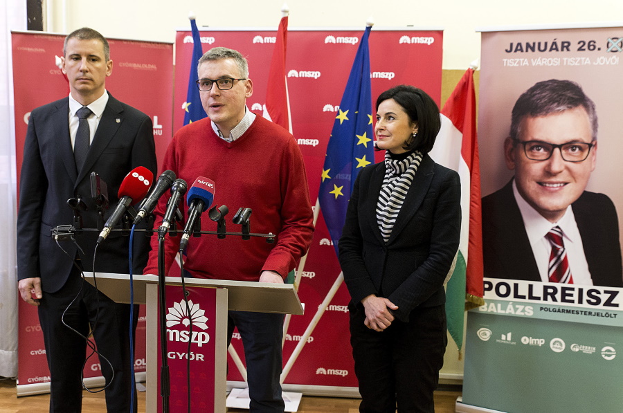 Socialists Call For Fourth Republic Of Hungary