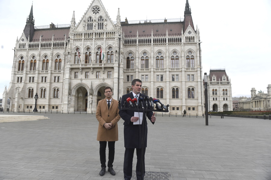 Gov't Drops Aim To Strip Mayoral Powers During Hungary's State Of Emergency
