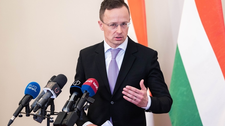 Hungarian Foreign Minister Briefed By WHO: Virus Trends 'Worrying'