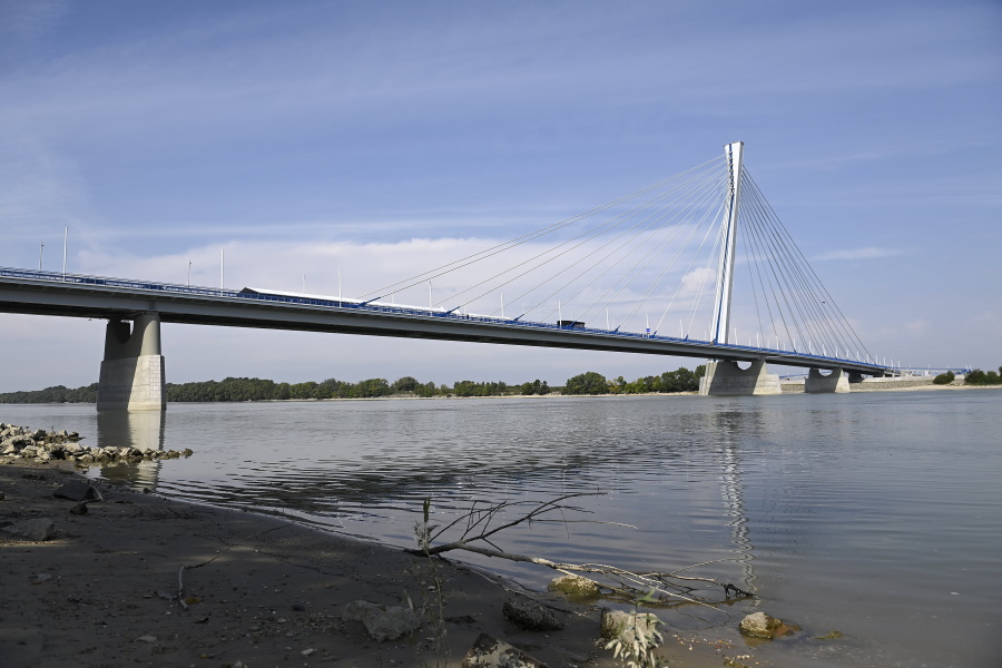 Video & Photos: Hungary-Slovakia Bridge Opened