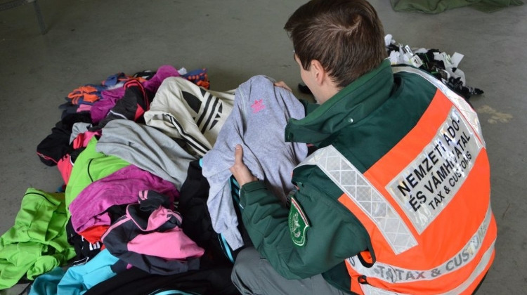 EUR 4.3 Million Worth Of Counterfeit Clothing Seized In Hungary