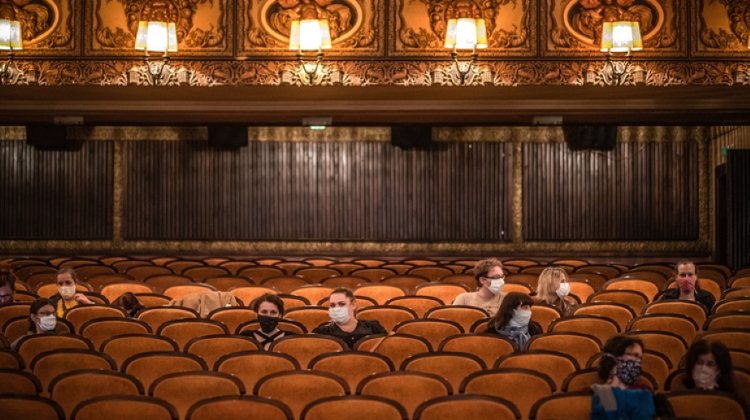 Aid Planned for Independent Theatres in Budapest Facing Difficulties