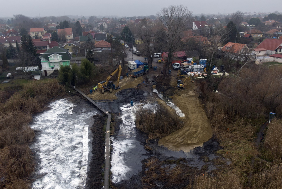 Rescue Operation Removes 400 Tonnes Of Waste Contaminated With Oil Near Budapest