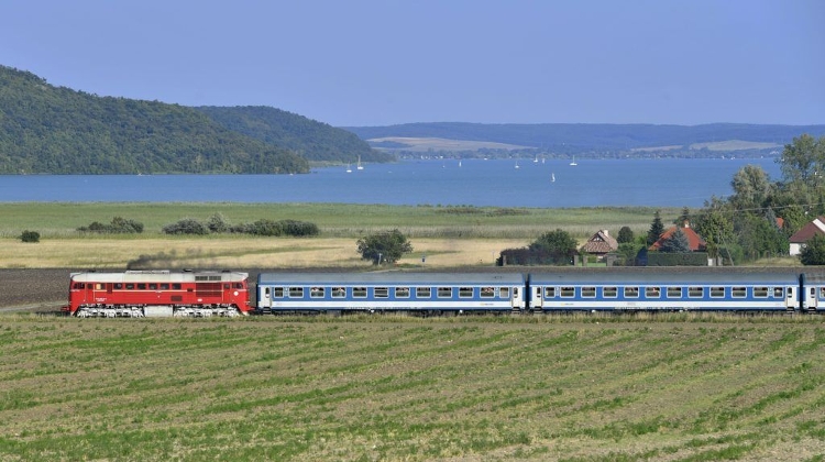 Balaton Lake Train Line To Be Electrified Along Northern Shore