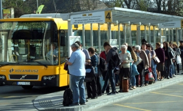 Ten-Point Pledge Revealed to Improve Public Transport in Hungary, Including "Delay Insurance"