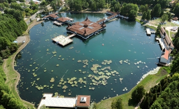 World's Largest Thermal Lake Top Destination in Hungary Over Valentine's Weekend
