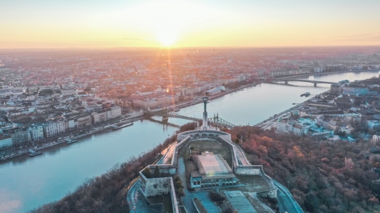 See Hungary's New Expat Community Ezine, 9 – 15 April