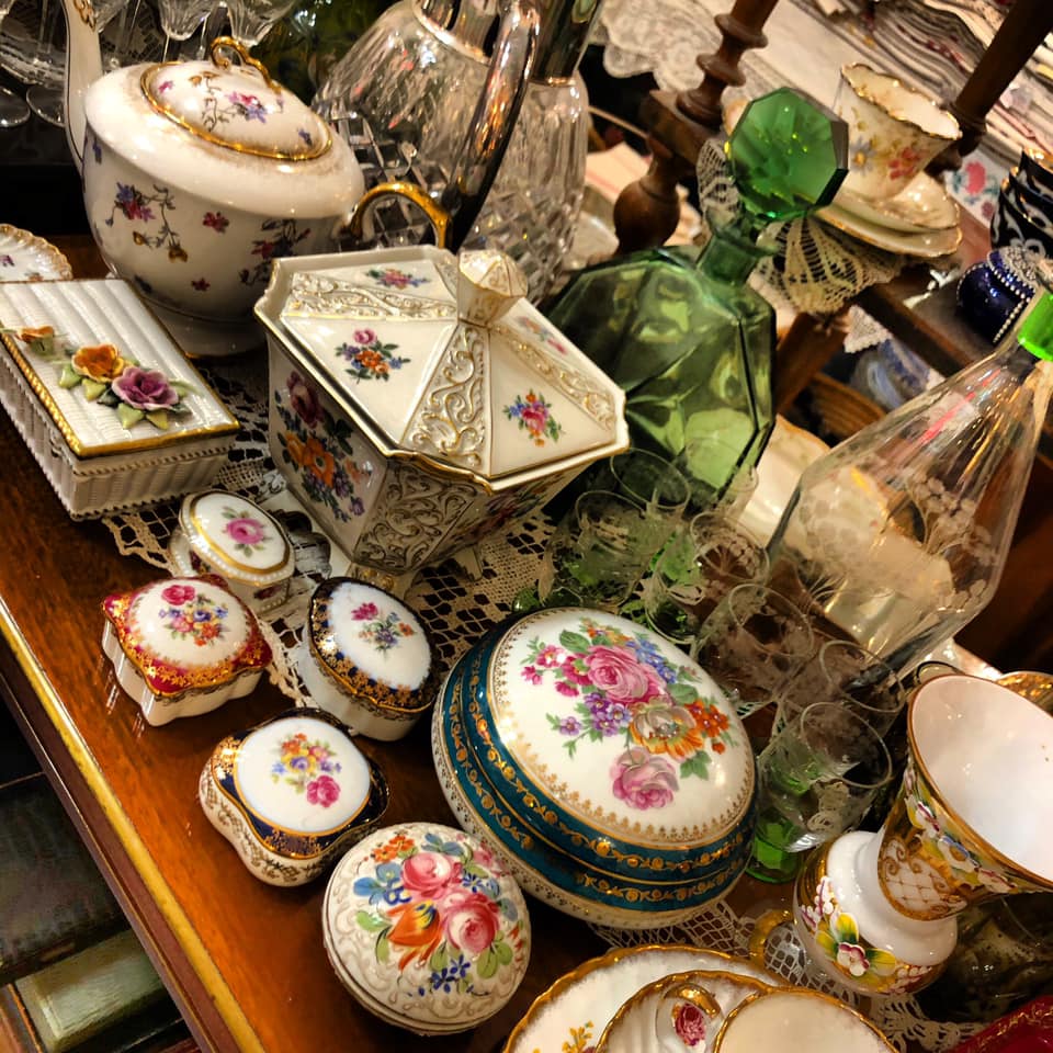 Budapest: A Critical Guide - Antiques On Falk Miksa Street