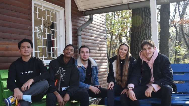 International School Of Budapest: To IB Or Not To IB? That Is The Question