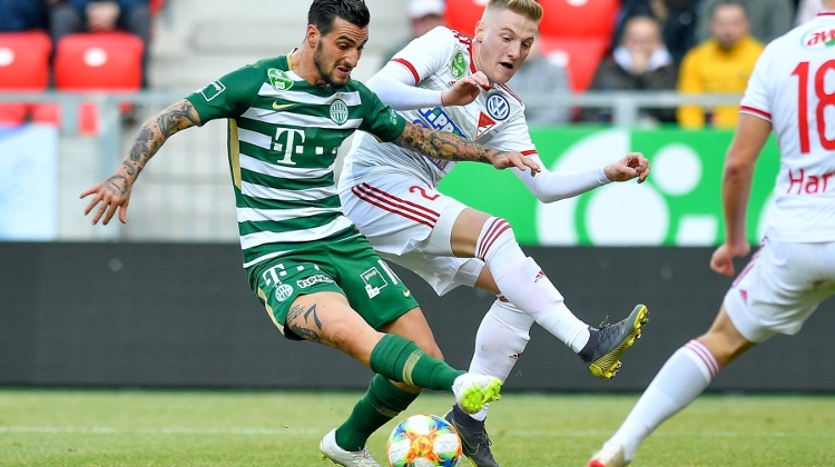 Hungarian Footballers Accept Lower Salaries