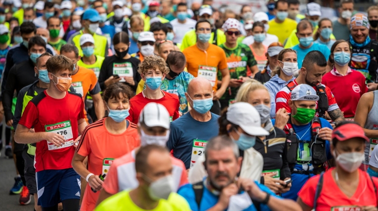 Video: Budapest Marathon Goes Ahead Despite Coronavirus Fears
