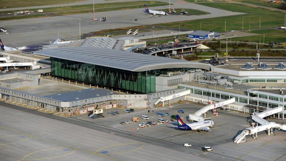 Gov't to Buy Rights for Budapest Airport?