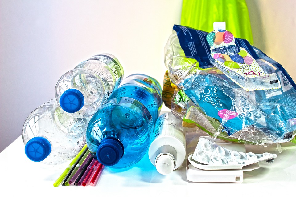 Invention Aimed At Eliminating Disposable Plastics Hailed By Hungarian President