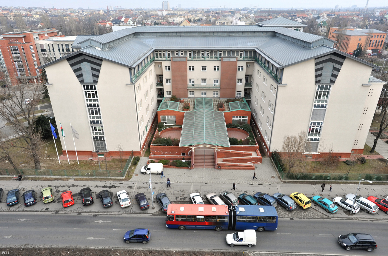 Entire Intensive Ward Staff Resigns From Budapest Szent Imre Hospital