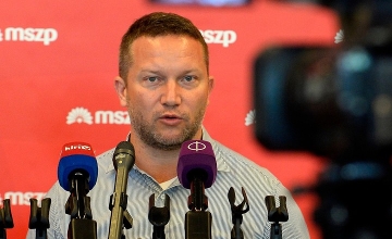 3rd Jab Could Unlock Travel For Many Hungarians, Say  Socialists