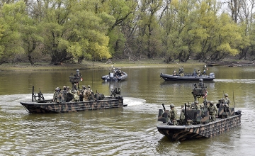 Photos: US Armed Boats Operating Along Budapest Section Of Danube These Days