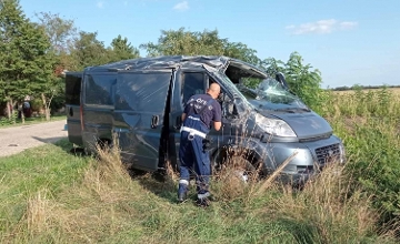 Van Carrying Migrants Overturns Near Hungary Austria Border Van Carrying Migrants Overturns Near Hungary Austria Border