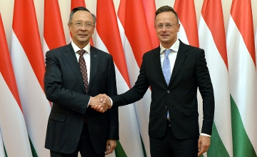 FM Blasts EU’s Handling of Afghanistan, Hungary Won’t Take in Any