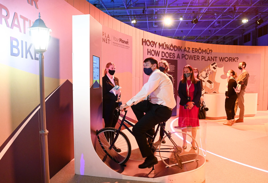 Hungarian President Visits Planet 2021 Expo