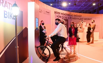 Hungarian President Visits Planet 2021 Expo Hungarian President Visits Planet 2021 Expo