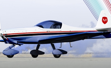 President Promotes Hungarian-Made Light Aircraft