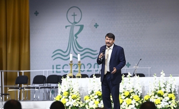 'Seeking God Requires Active Work', Says Hungary’s President