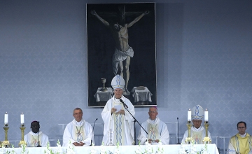 Christian Community 'Shows True Face' In Budapest, Says Cardinal Marini