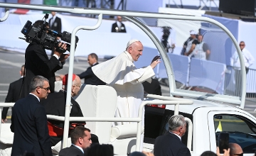 Hungarian Opinion: Weeklies on the Eucharistic Congress