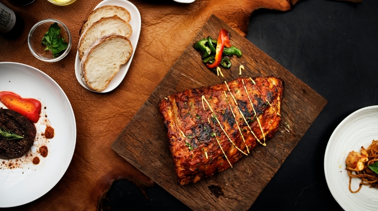 Watch: Hungarian Recipe Of The Week – Grilled Mangalica Ribs