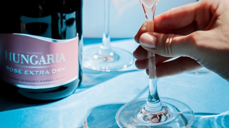 Hungarian Champagne Wins Gold Medal at ‘Effervescents du Monde’ Competition