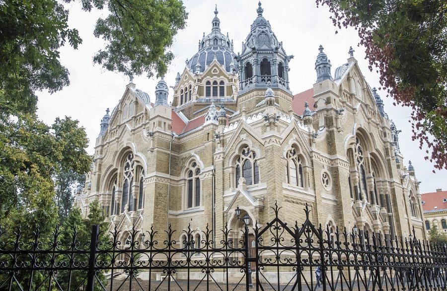 Xploring Hungary Video: New Synagogue Of Szeged