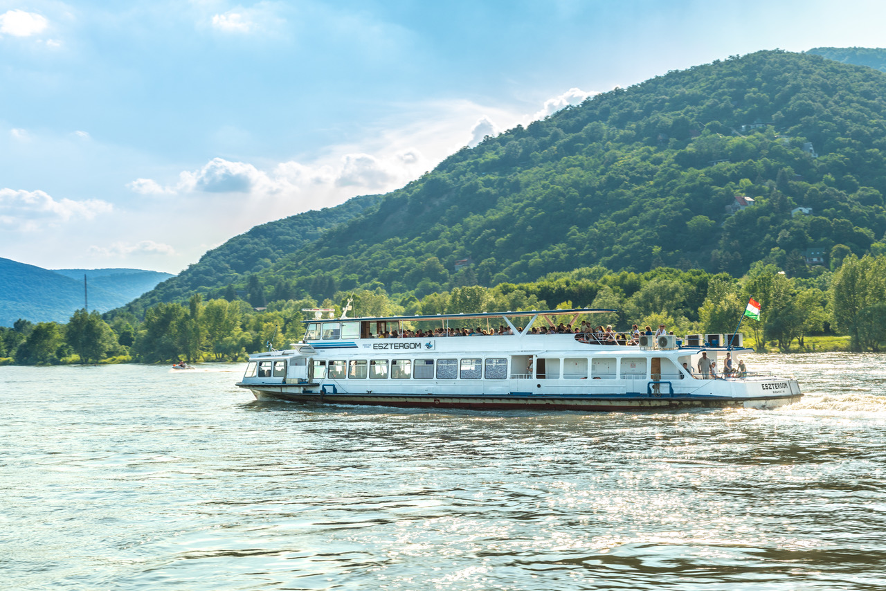 Danube Bend Hop-On Hop-Off Boat Trips Restart