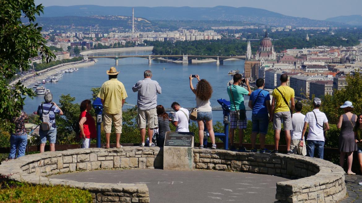 Discover Most Popular Spots of Budapest on Foot