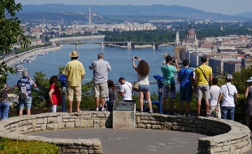 Discover Most Popular Spots of Budapest on Foot
