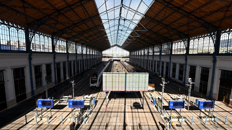 Budapest Nyugati Railway Station Opens After Revamp