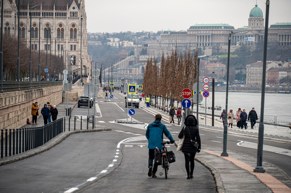 Riverside Road In Budapest Open to Pedestrians