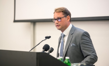 Fourth Wave Possible Due to Large Numbers of Unvaccinated, Says Virologist