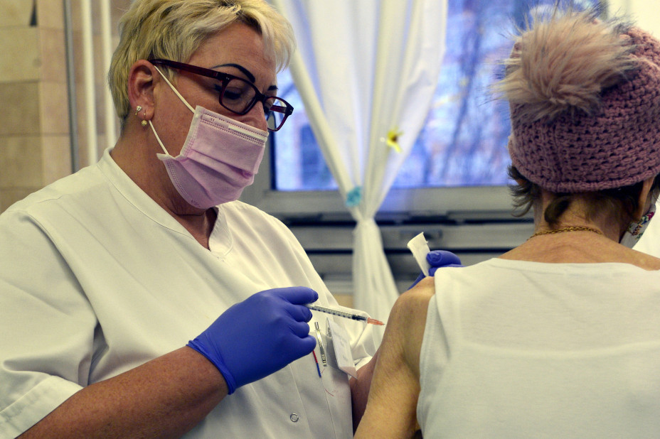Hungarian Opinion: Calls for Vaccine Mandate