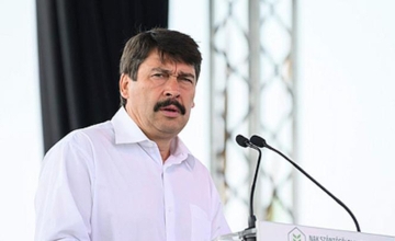 President Áder Calls For 'Different Attitude to Avoid Extinction'